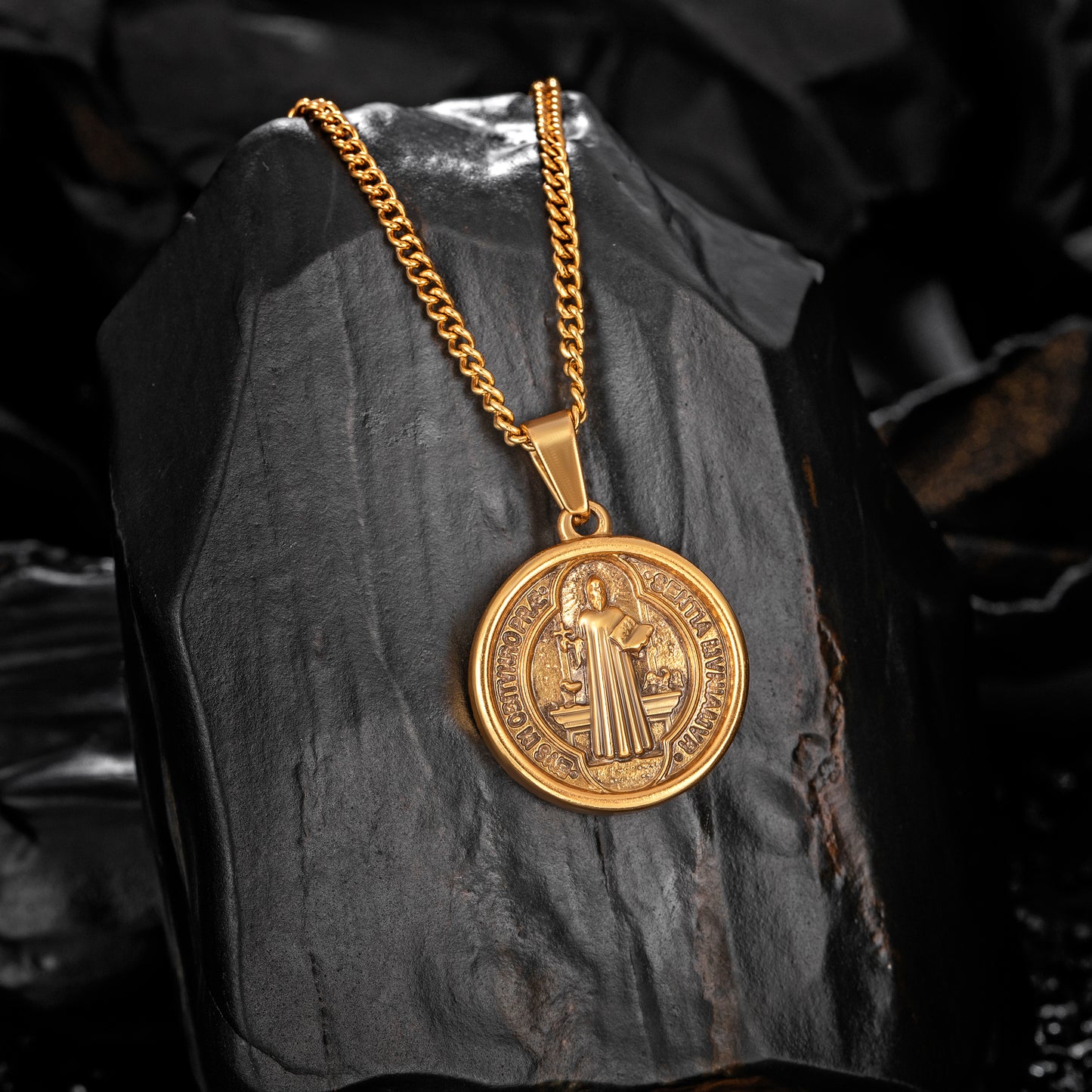 Antique Gold Pendant Necklace Curb Chain N00939