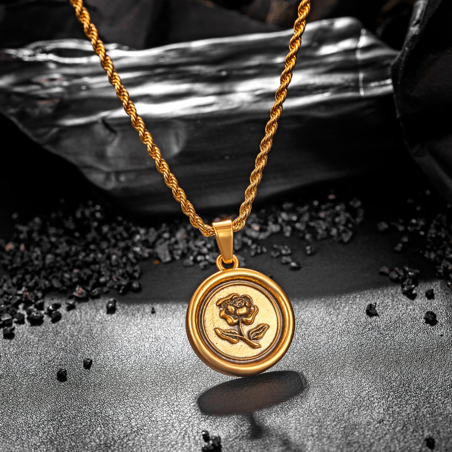 Antique Gold Rose Pendant Necklace Twisted Rope Chain N00876
