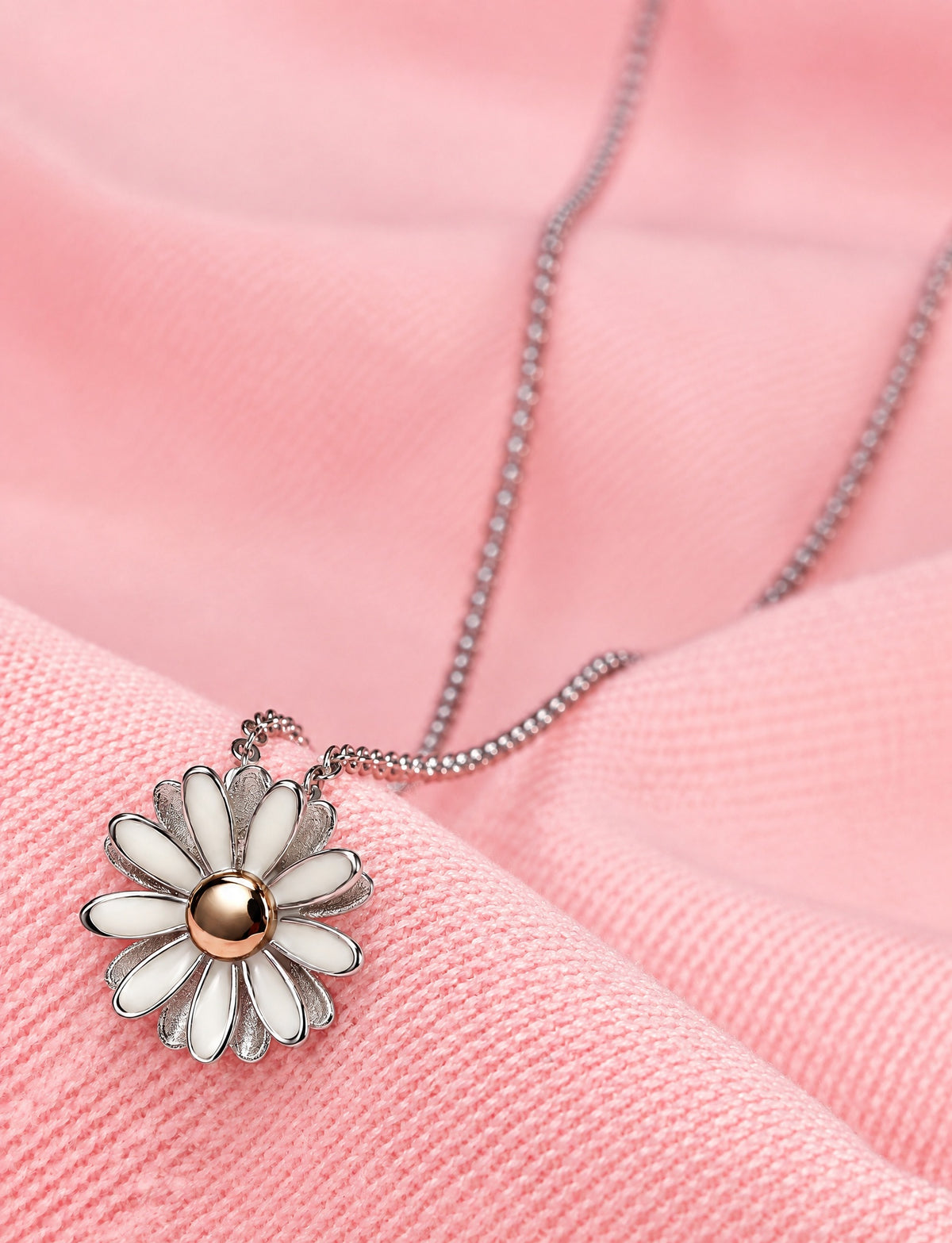 Daisy Flower Pendant Necklace for Women, Layered Petal Design with Round Center, Botanical Jewelry for Everyday Outfits