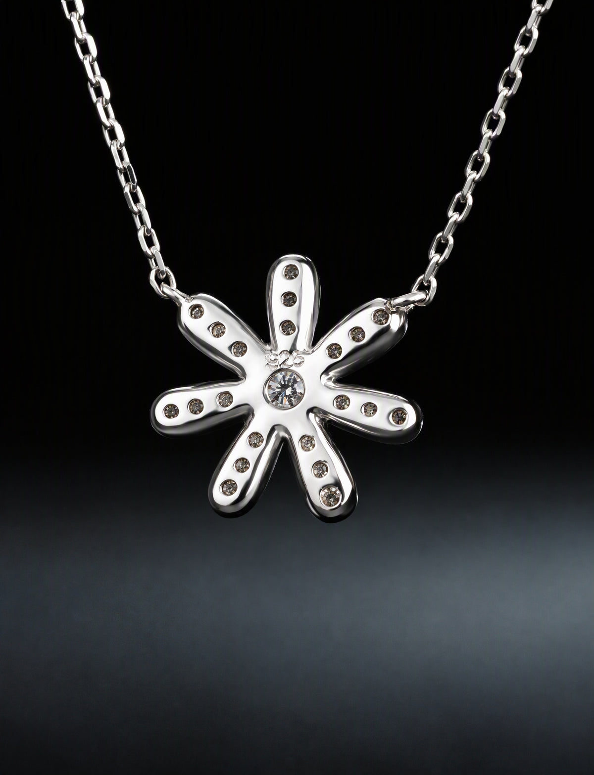 Flower Necklace for Women, Seven Petal Floral Centerpiece with Faceted Details, Dainty Botanical Jewelry for Daily Style