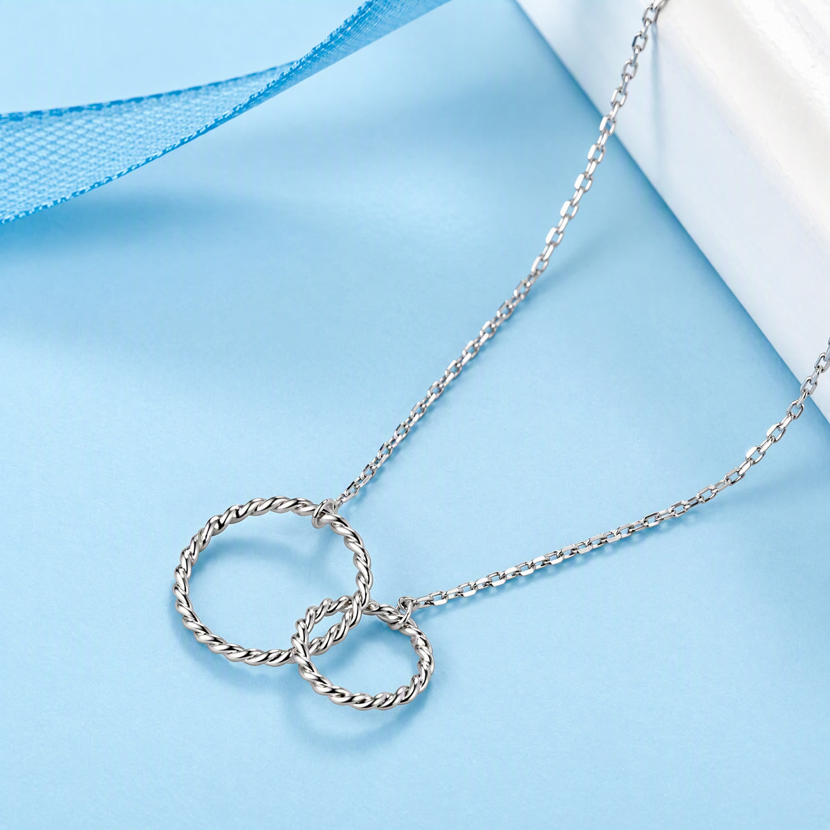 Interlocking Circle Necklace for Women, Twisted Rope Double Ring Design, Minimalist Linked Jewelry for Everyday Style