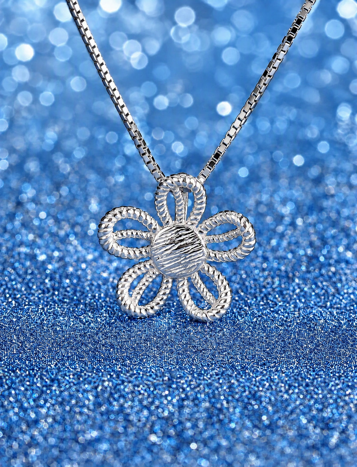 Flower Pendant Necklace for Women, Twisted Rope Petal Design, Textured Floral Jewelry for Everyday Outfits