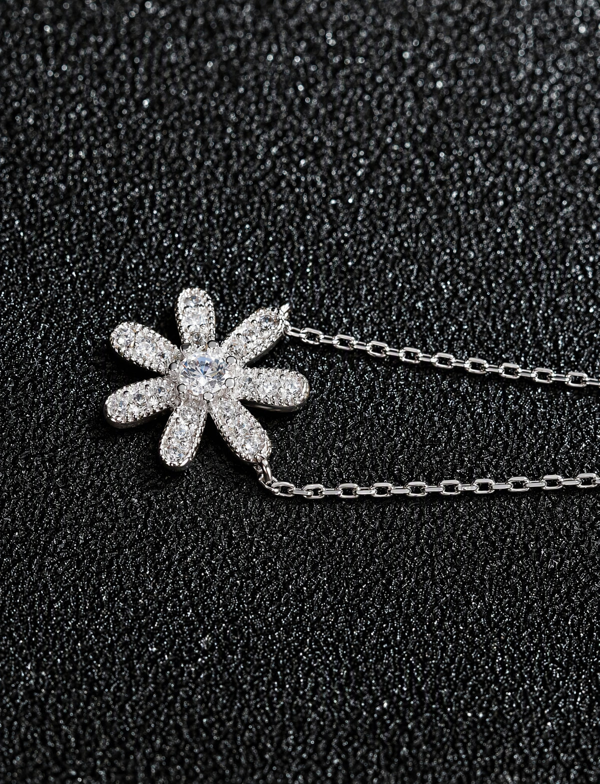 Flower Necklace for Women, Seven Petal Floral Centerpiece with Faceted Details, Dainty Botanical Jewelry for Daily Style