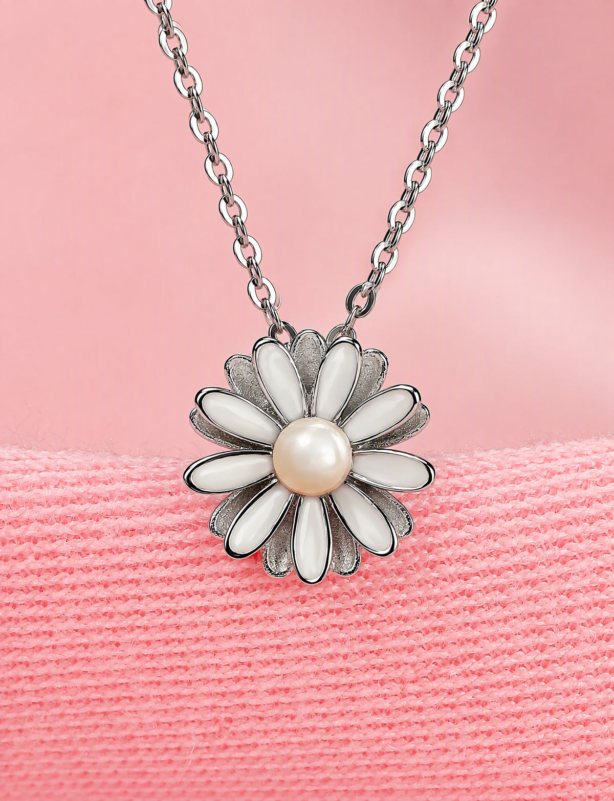 Daisy Flower Pendant Necklace for Women, Layered Petal Design with Round Center, Botanical Jewelry for Everyday Outfits