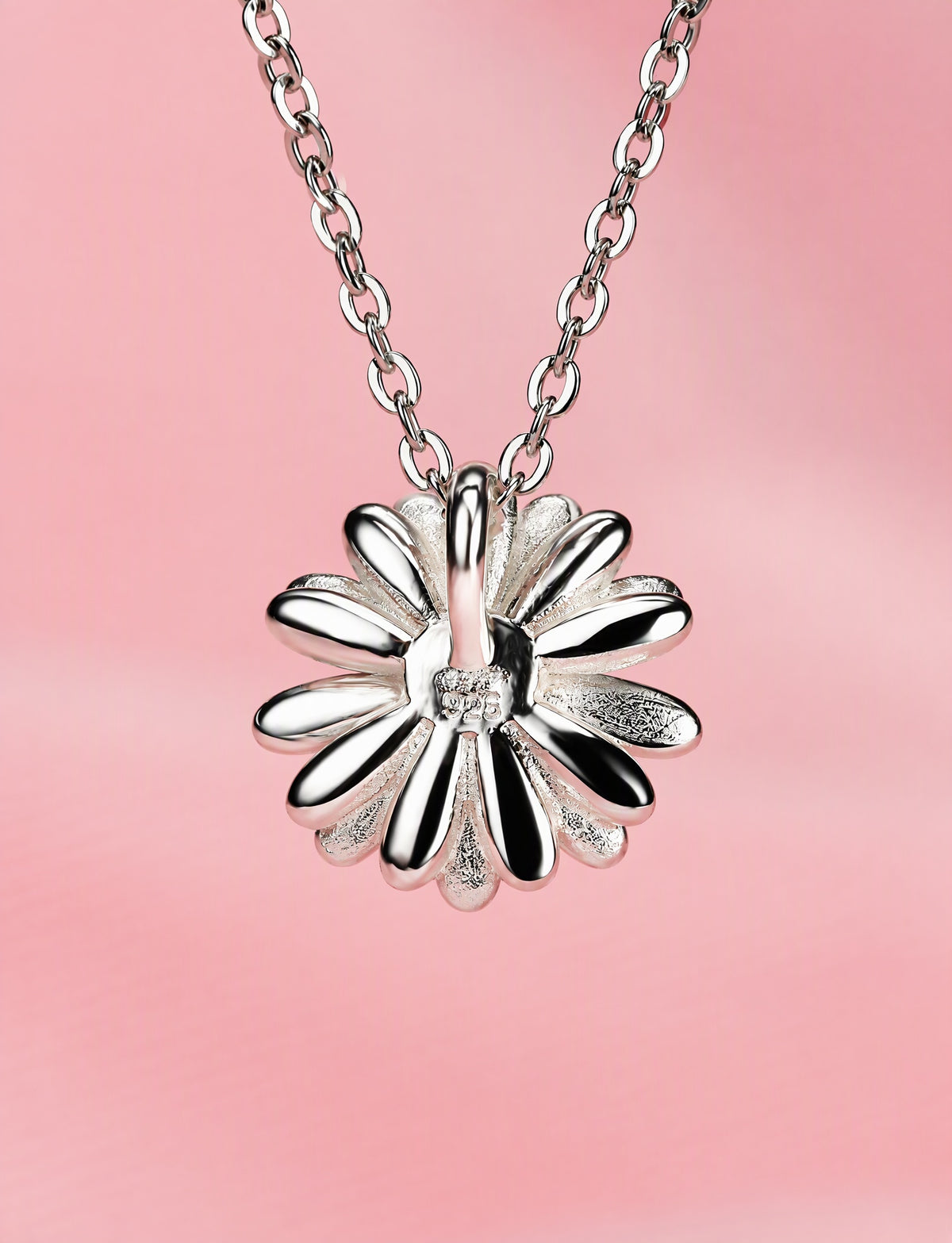 Daisy Flower Pendant Necklace for Women, Layered Petal Design with Round Center, Botanical Jewelry for Everyday Outfits