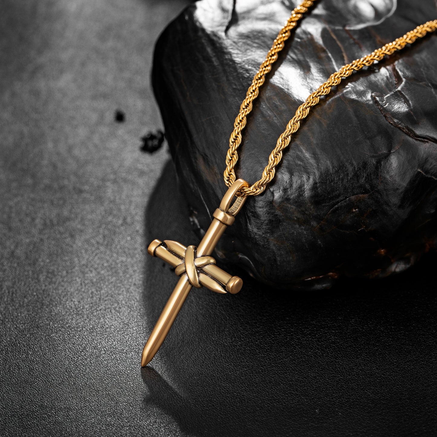 Antique Gold Nail Cross Necklace Twisted Rope Chain N01632