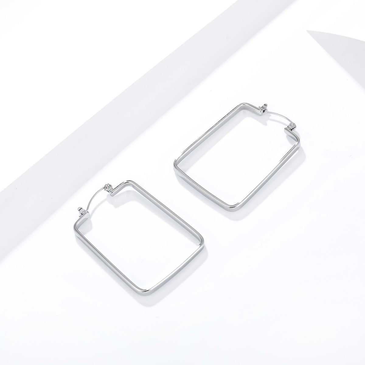 Geometric Square Hoop Earrings for Women, Stainless Steel Minimalist Rectangle Earrings, Modern Everyday Jewelry for Stylish Outfits