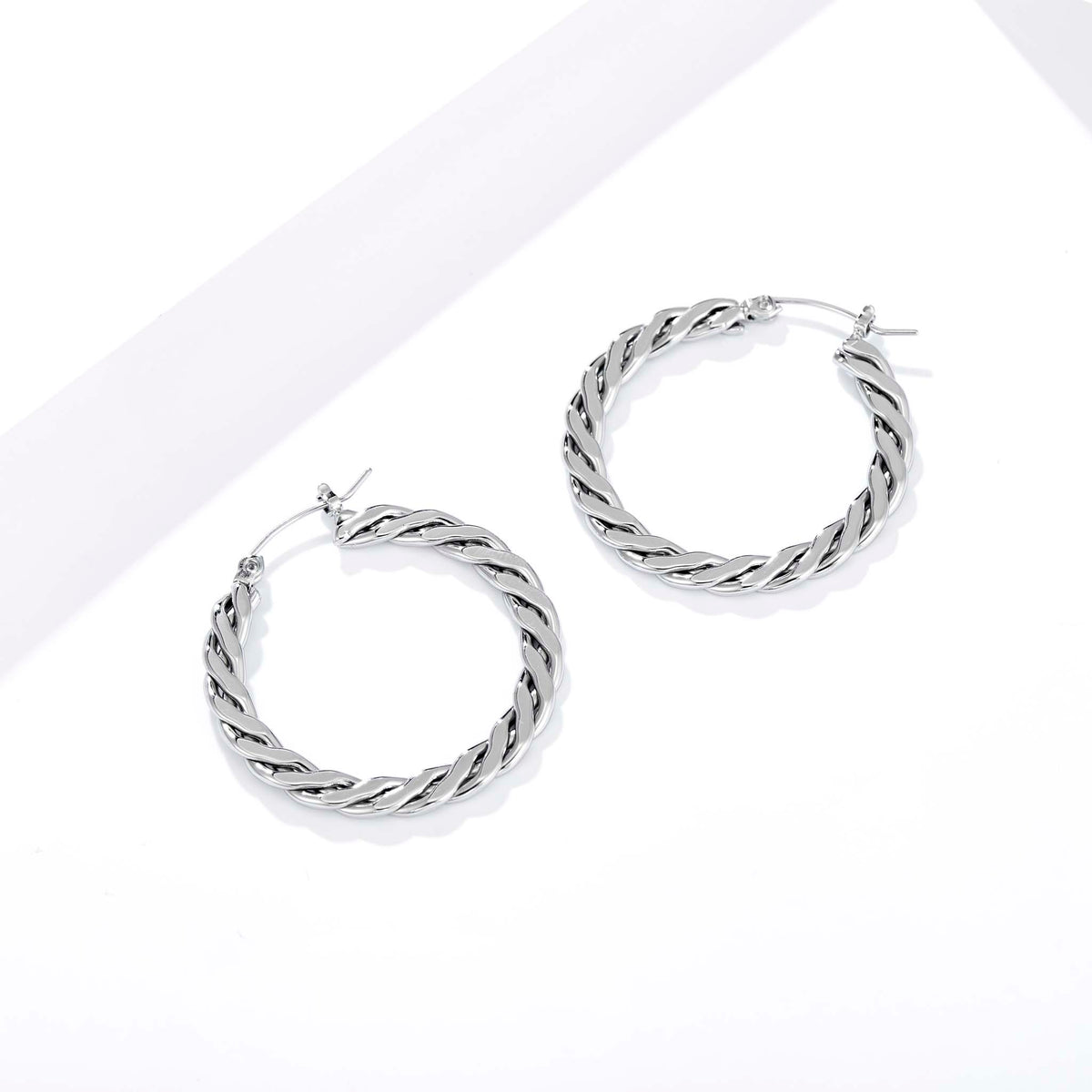 Twisted Hoop Earrings for Women, Stainless Steel Geometric Earrings with Rope Texture Design, Minimalist Round Jewelry for Daily Wear and Special Occasions
