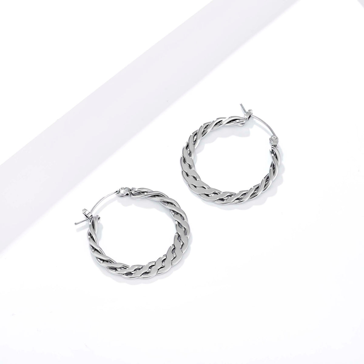 Stainless Steel Hoop Earrings for Women, Twisted Geometric Round Hoop Earrings with Minimalist Metal Design, Modern Fashion Jewelry for Everyday Wear
