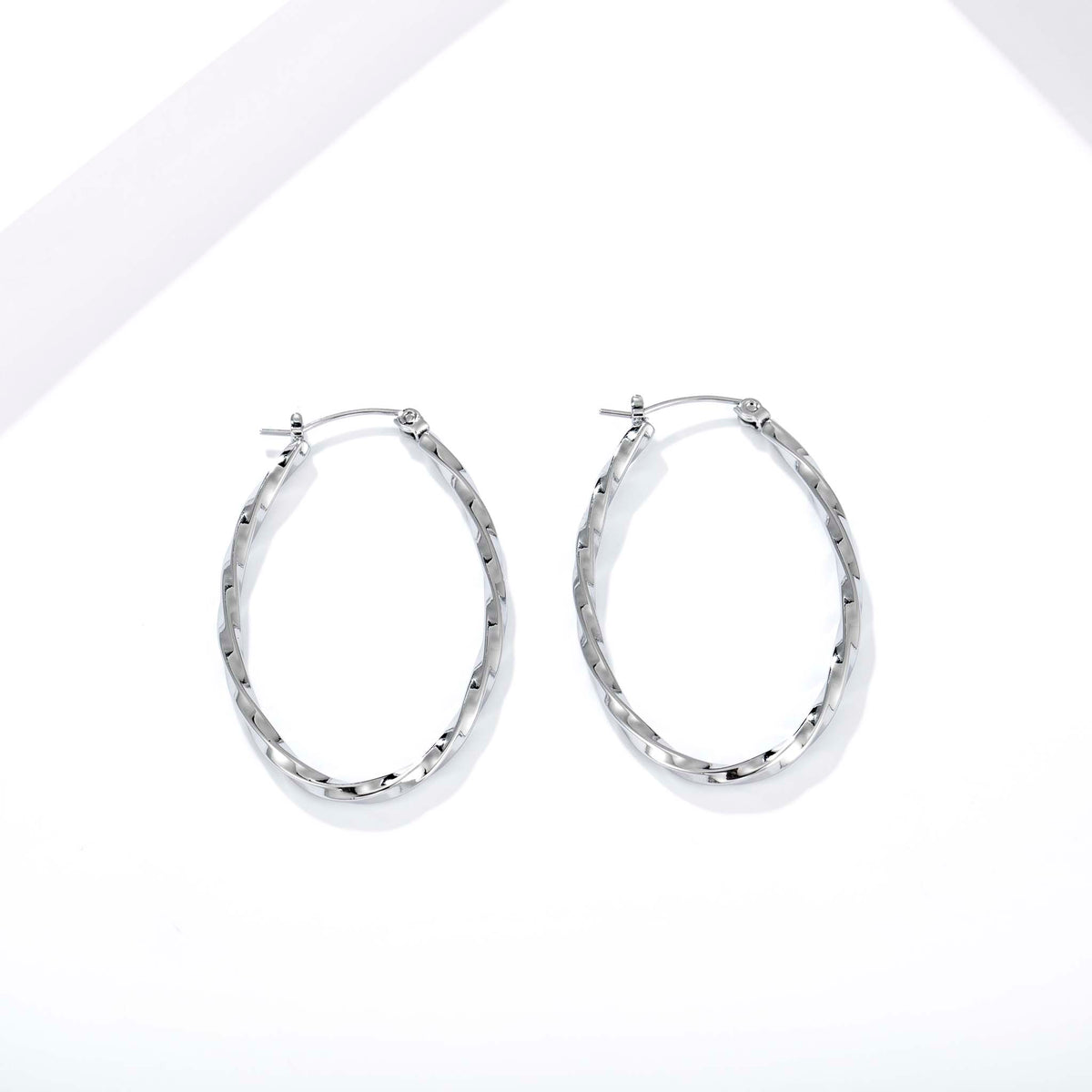 Twisted Oval Hoop Earrings for Women, Geometric Textured Earrings, Polished Jewelry Pair for Daily and Occasion Wear