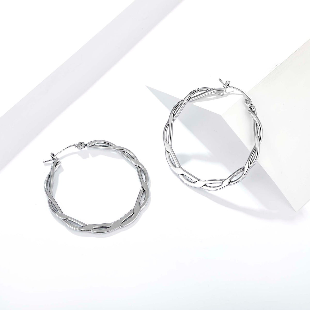 Hoop Earrings for Women, Oval Geometric Hoop Earrings, Interlaced Openwork Modern Jewelry Pair for Daily Styling