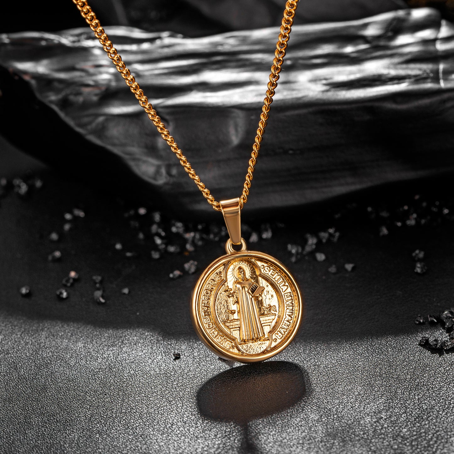 Gold Pendant Necklace Curb Chain N00922