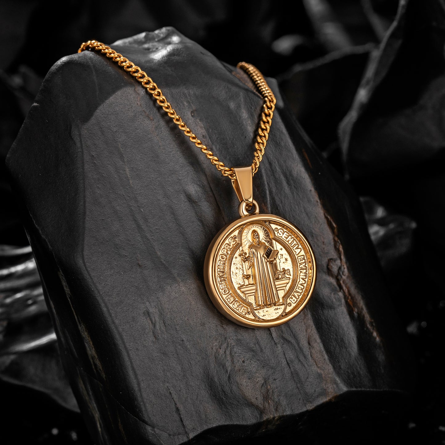 Gold Pendant Necklace Curb Chain N00922