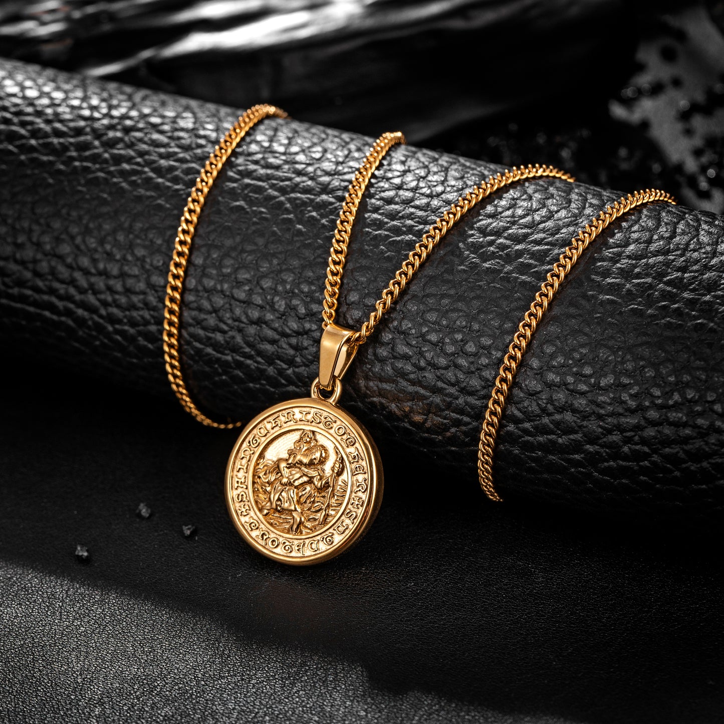 Gold Pendant Necklace Curb Chain N00990