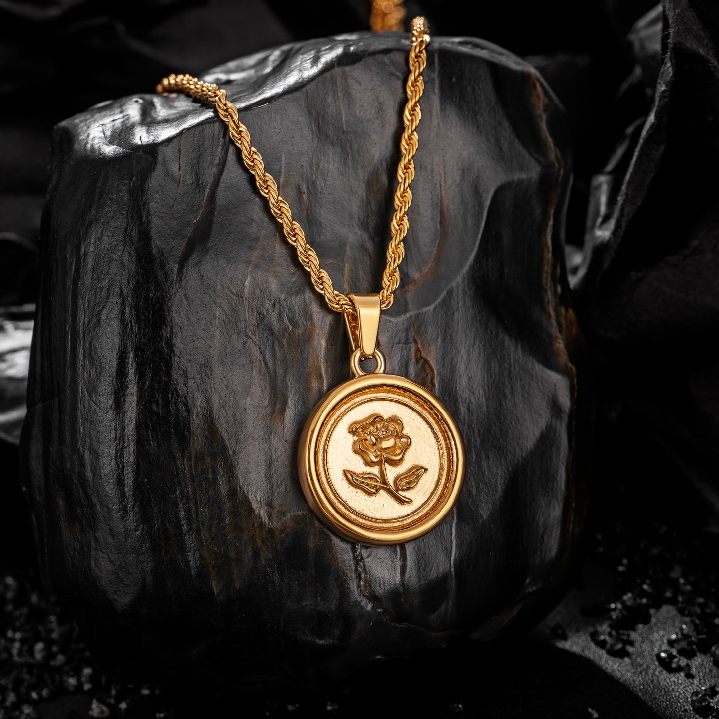 Gold Rose Pendant Necklace Twisted Rope Chain N00859