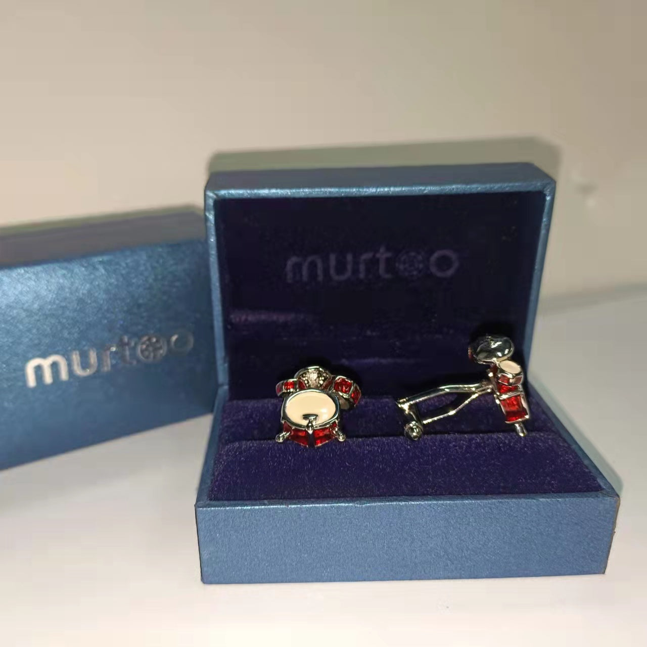 Cufflinks